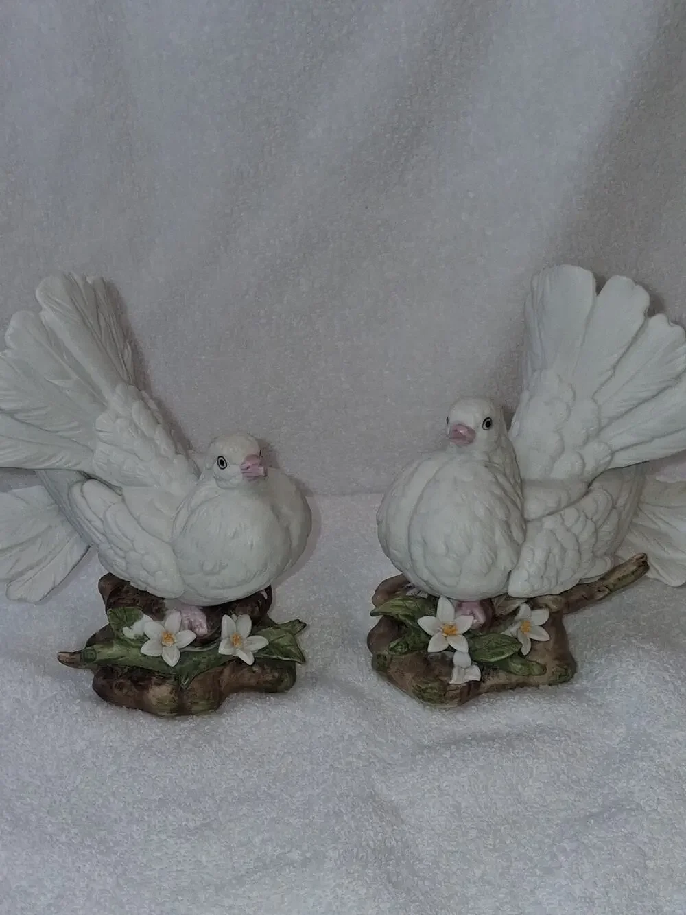 Lefton Rare Withe Birds Porcelain Figurine #2789 Vintage Set of two.